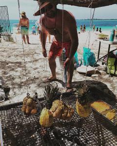 James Brendle - Daddy Tanner, USA